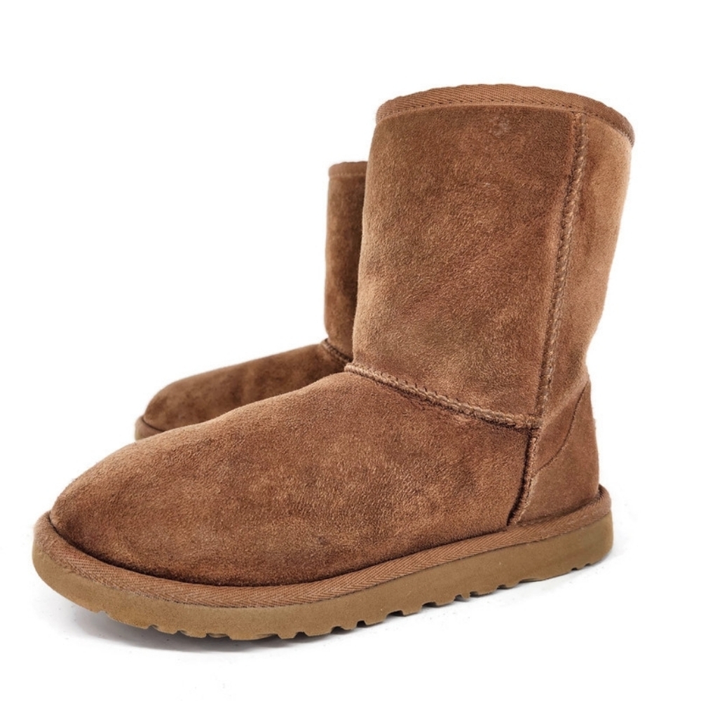 UGG Australia Classic Short Chestnut Tan Sheepskin Fleece Lined Pull-On Boots